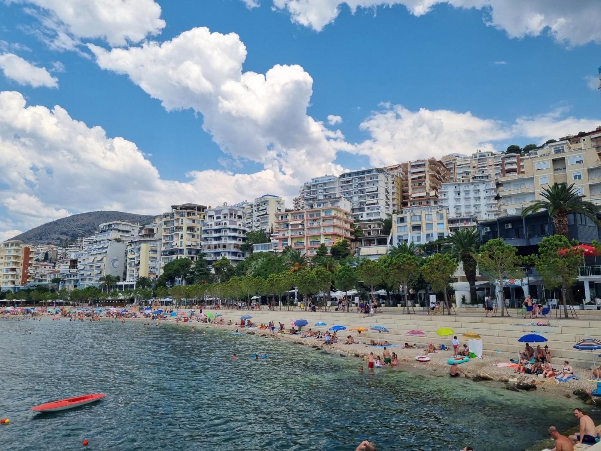 Brand New Apartments Sarandë Exterior foto