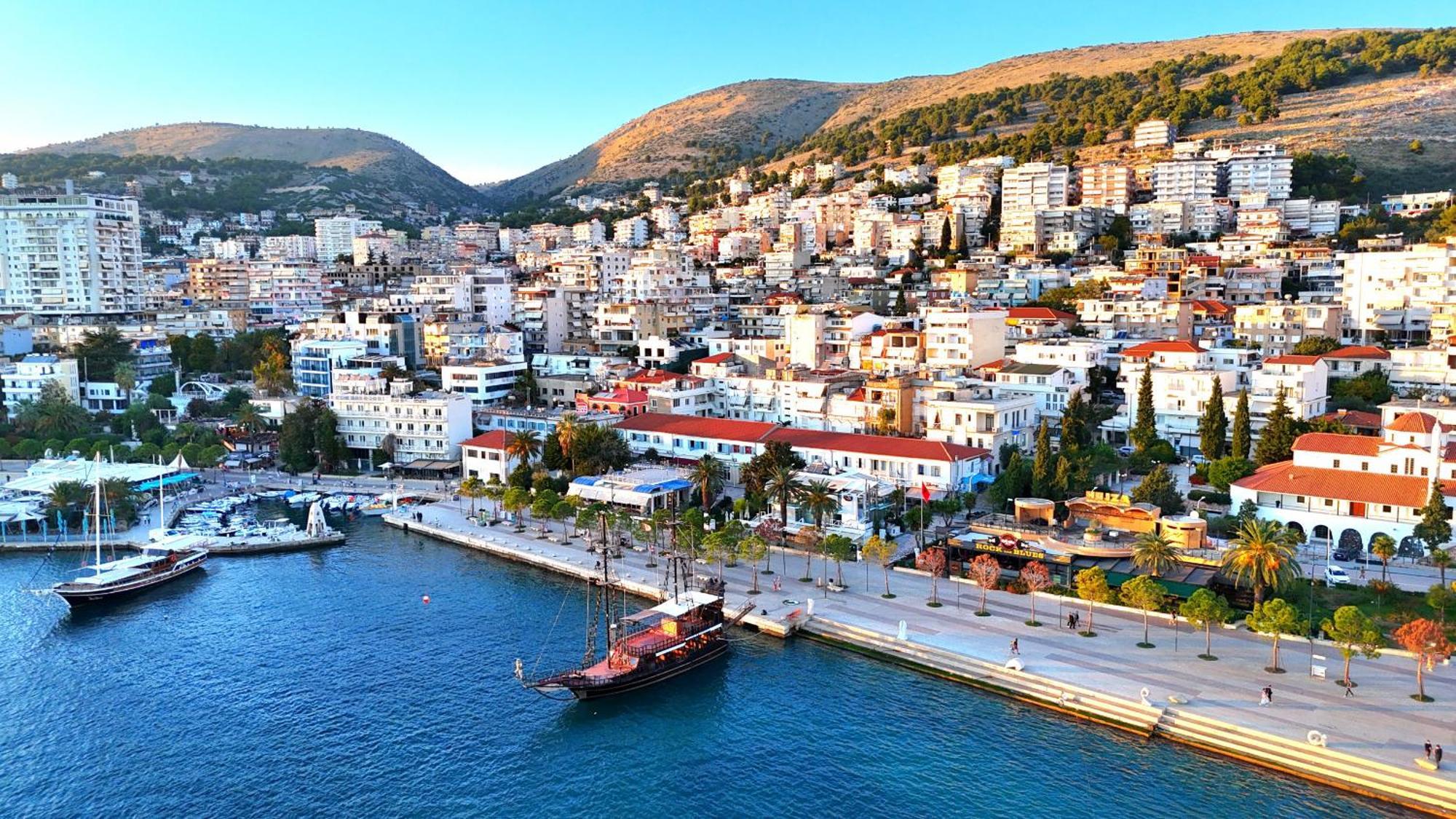 Brand New Apartments Sarandë Exterior foto
